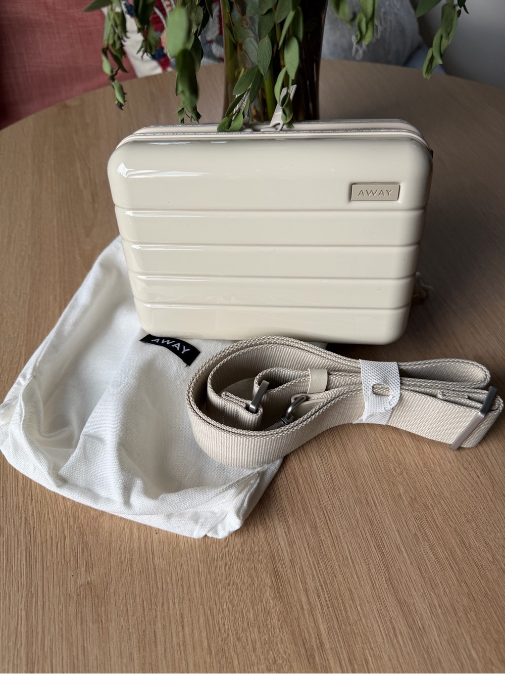 Away Cream Glossy Compact Crossbody